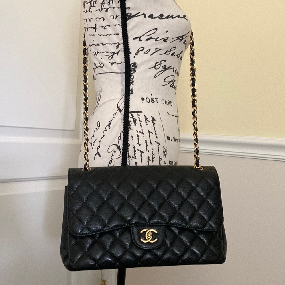 CHANEL CC BLACK QUILTED GOLD HARDWARE CAVIAR JUMBO DOUBLE FLAP CROSSBODY